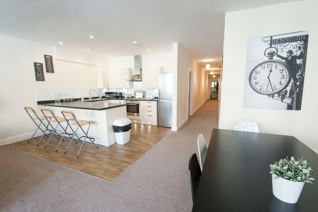 The Broadmead Forest - Spacious City Centre 3Bdr Apartment Бристол Екстериор снимка